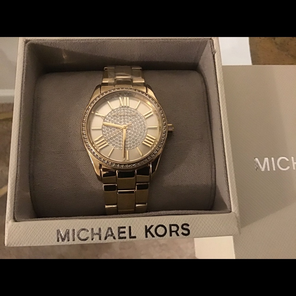 NEW Michael Kors Runway Ladies Crystal Watch - Picture 3 of 6